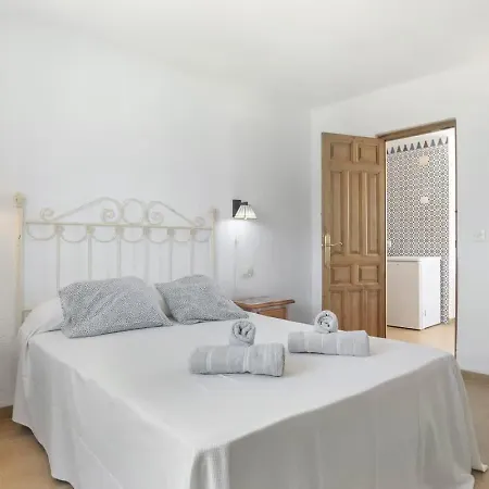 Con Piscina Compartida, Lugar